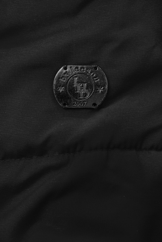 Čierna zimná bunda so sivým plyšom