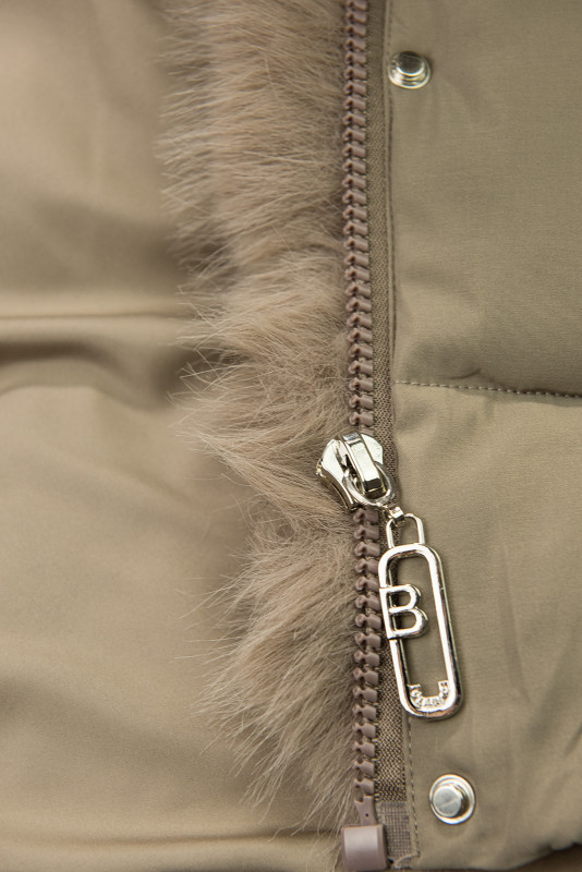 Zimná bunda s odopínacou umelou kožušinou béžová