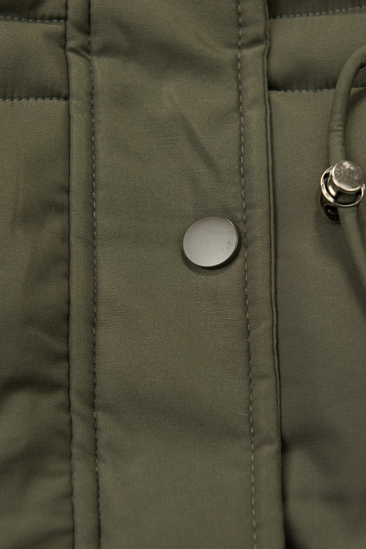 Zimná bunda s odopínacou umelou kožušinou tmavozelená