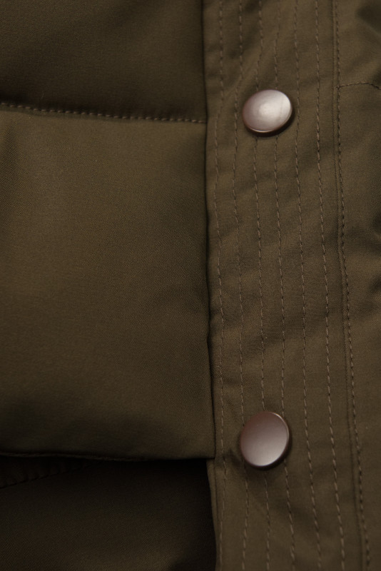 Zimná bunda s odopínacou umelou kožušinou hnedá