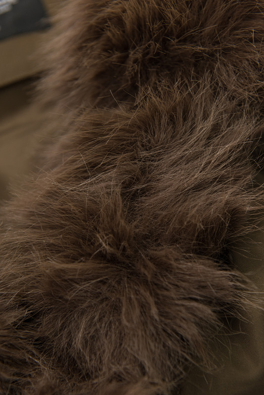 Zimná bunda s odopínacou umelou kožušinou hnedá