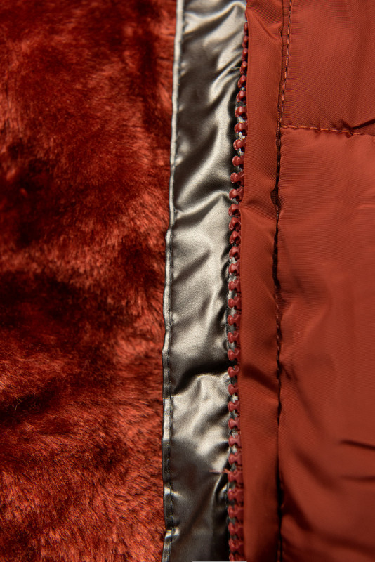 Tehlovohnedá zimná bunda so strieborným lemom