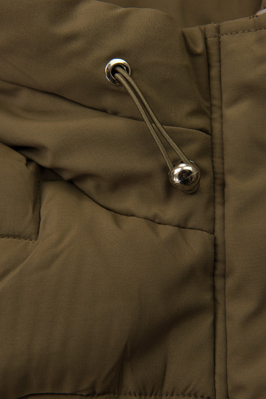 Hnedá prešívaná zimná bunda v predĺženom strihu