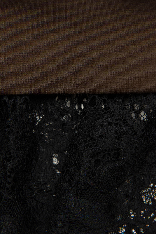 Hnedé mikinové šaty s čipkou