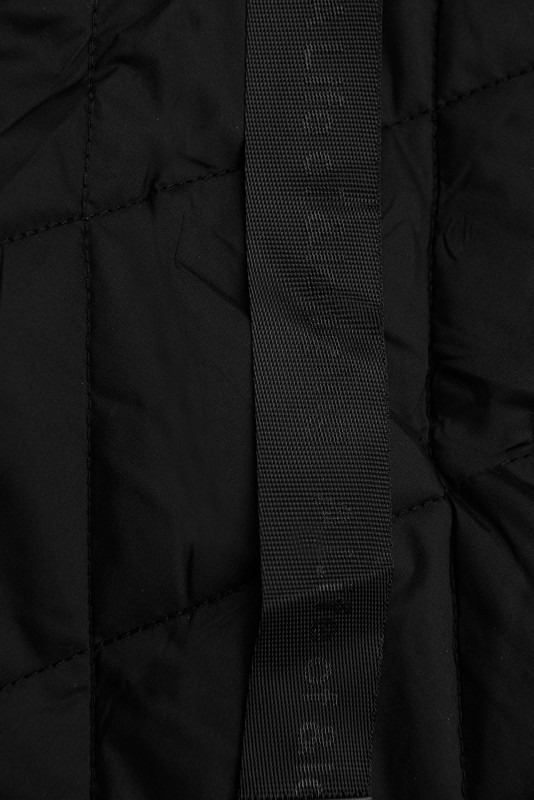 Čierna vesta s kapucňou