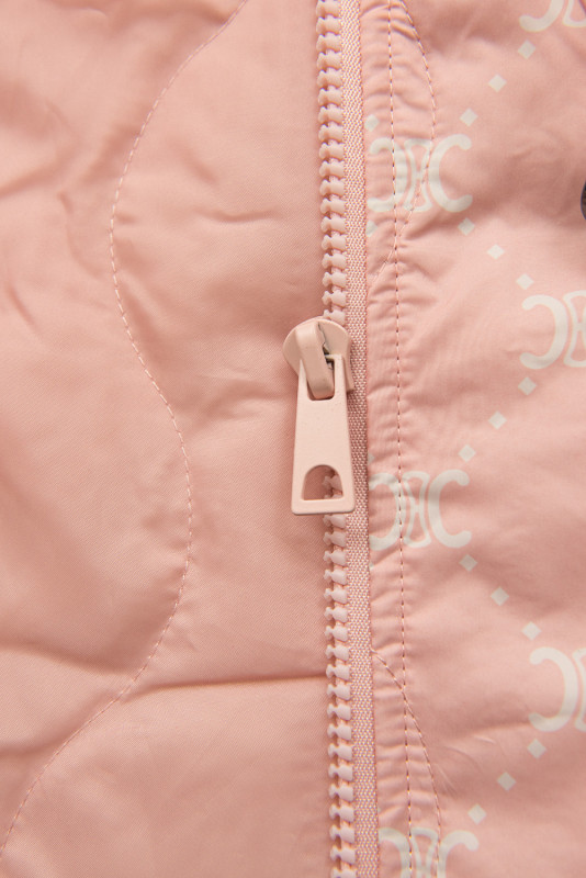 Svetloružová vesta so vzorom