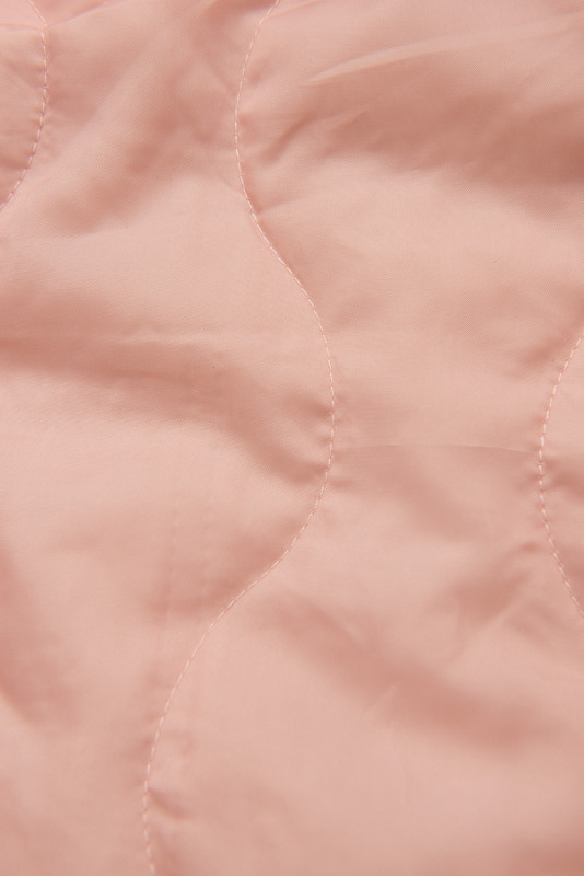 Svetloružová vesta so vzorom