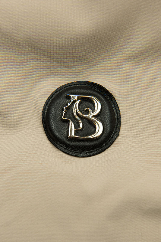 Béžová jarná parka s vysokým golierom