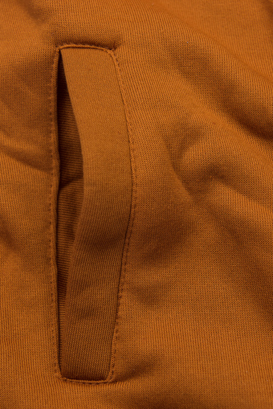 Škoricovohnedá mikina v asymetrickom strihu