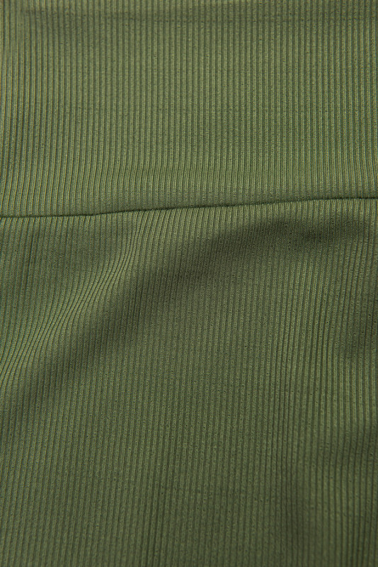 Zelené vrúbkované legíny