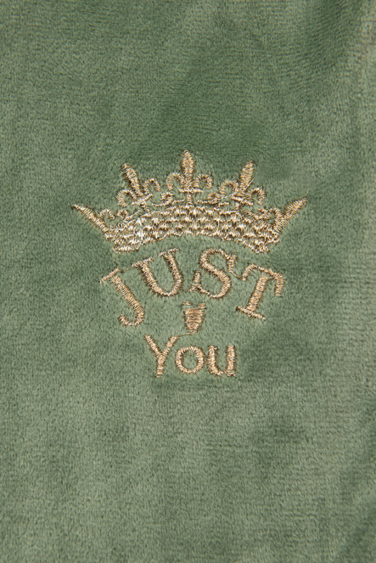 Zelené zamatové teplákové nohavice