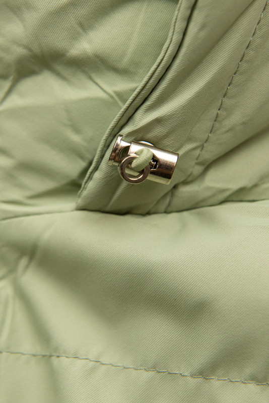 Svetlozelená prešívaná vesta s kapucňou