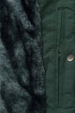 Tmavozelená zimná bunda so sivým plyšom